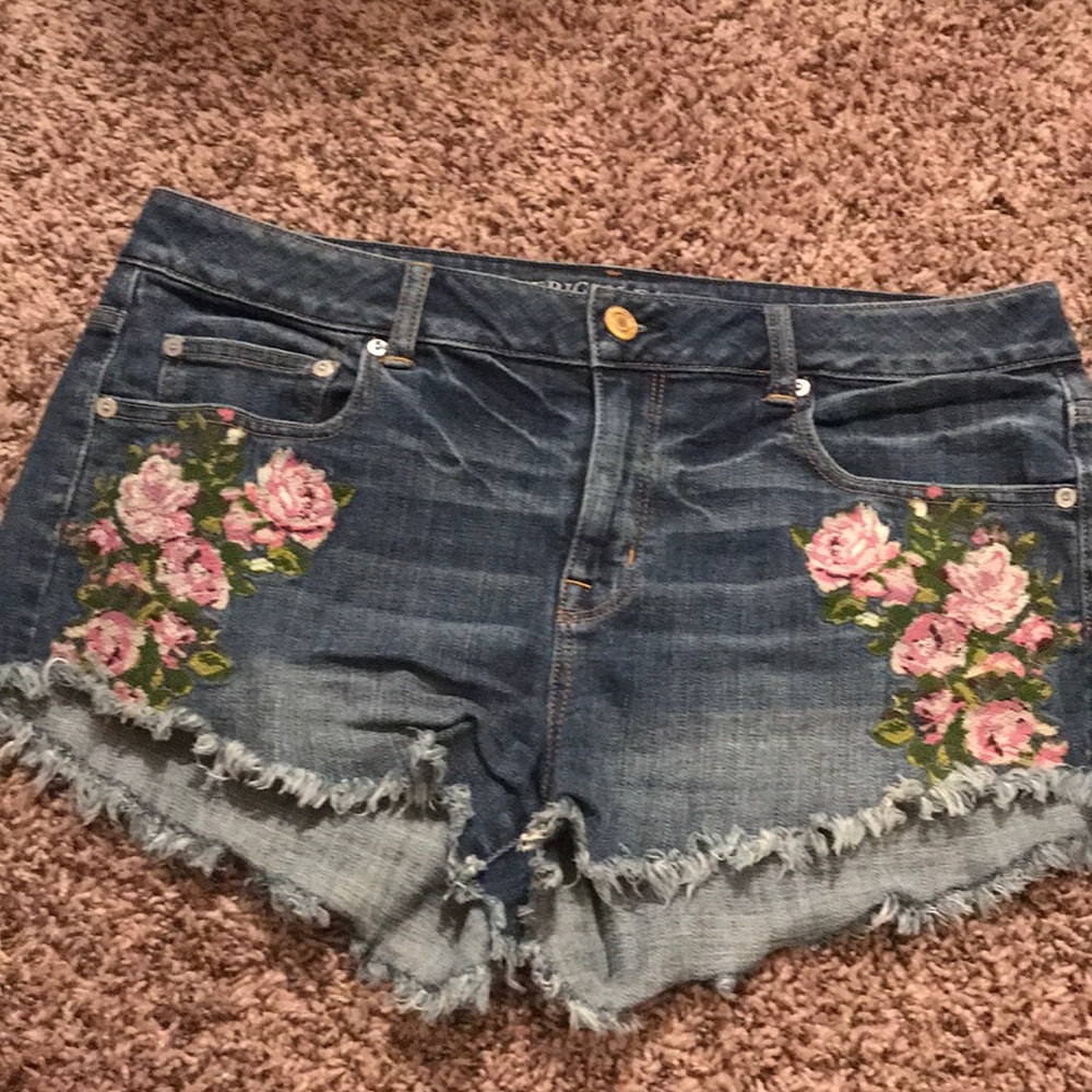 AEO Strech Shorts with Floral